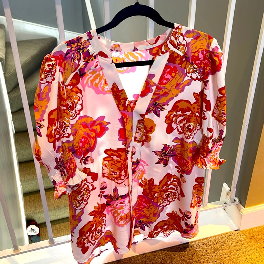 Evaless beautiful spring blouse